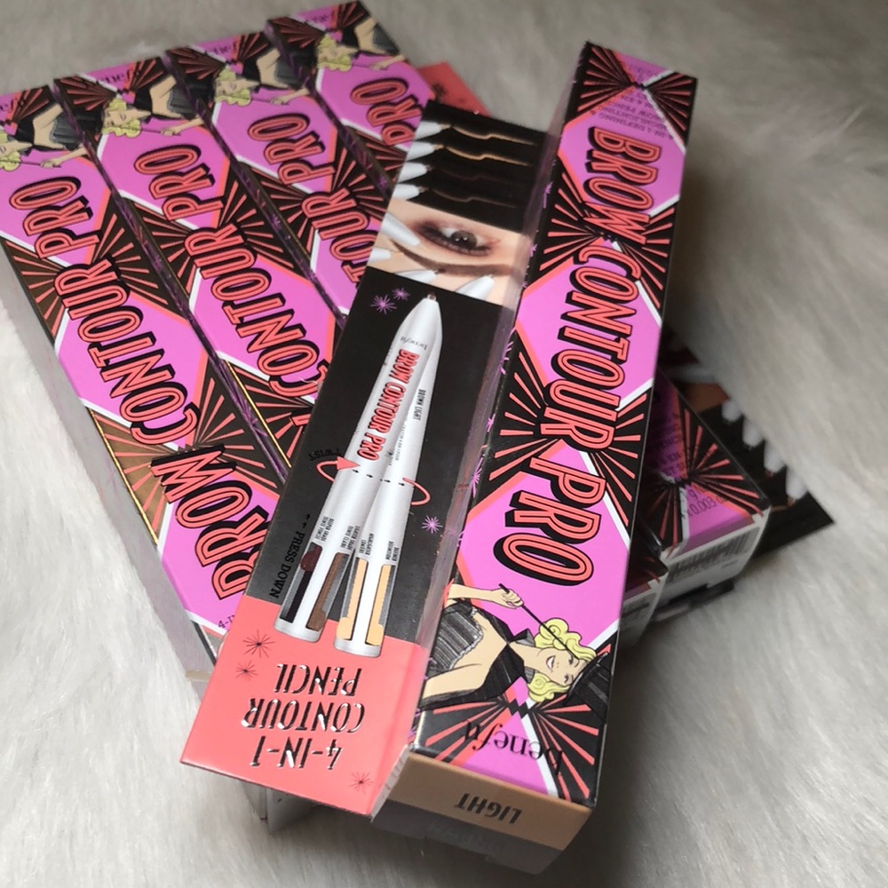 Benefit Cosmetics Brow Contour shade brown light